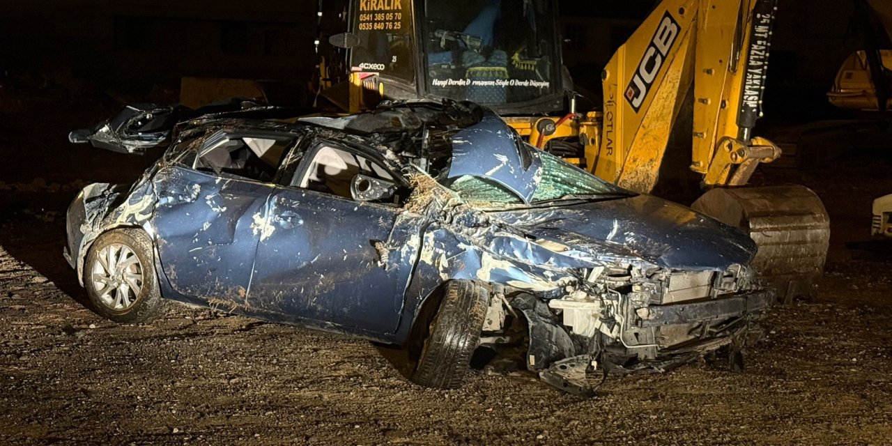 Karayazı’da trafik kazası: 3 yaralı