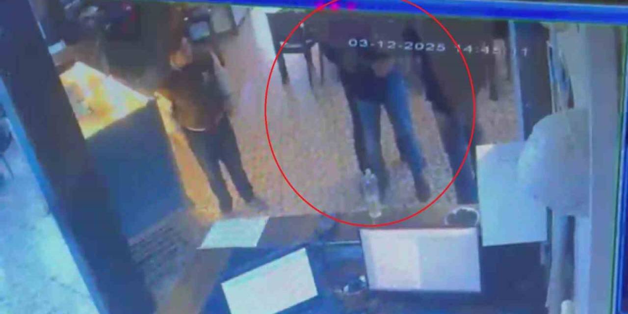 ‘Ölüyorum’ Diye Bağıran Müşteriyi, Garsonun Heimclich Manevrası Hayata Tutundurdu