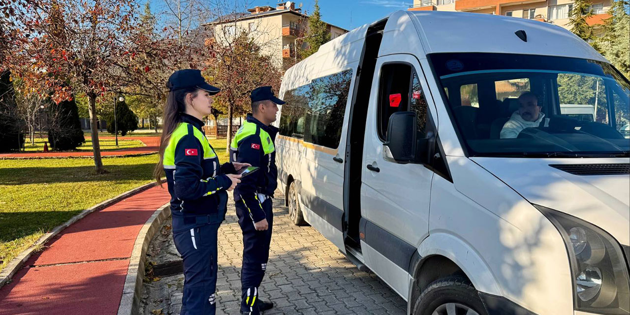 Artvin’de okul çevreleri ve servis araçları denetlendi
