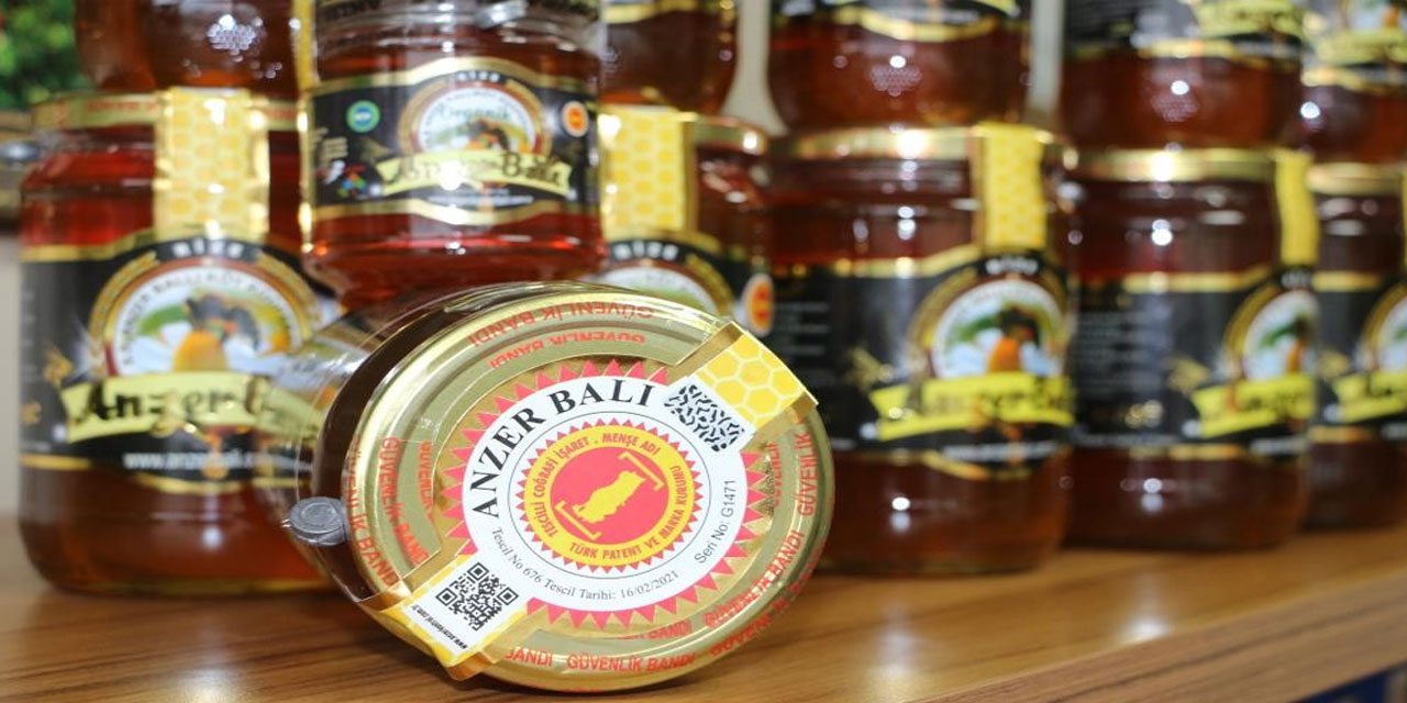 Anzer Balı Alarmı: "10 Ton Üretiyoruz, Piyasada 100 Ton Sahtesi Satılıyor!" Kilosu 20 Bin TL'ye Çıkıyor