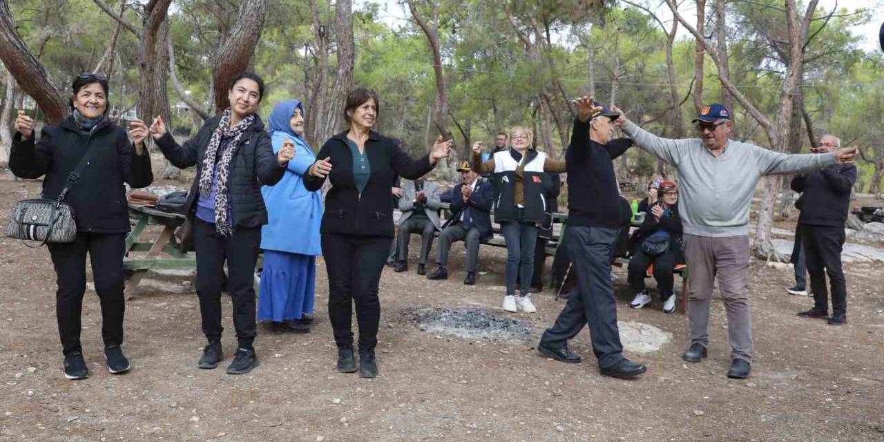 Kıbrıs Gazileri Ve Aileleri Piknikte Buluştu