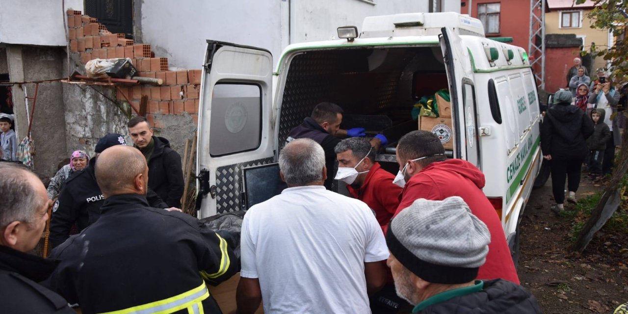 Tek başına kaldığı evde çıkan yangında öldü