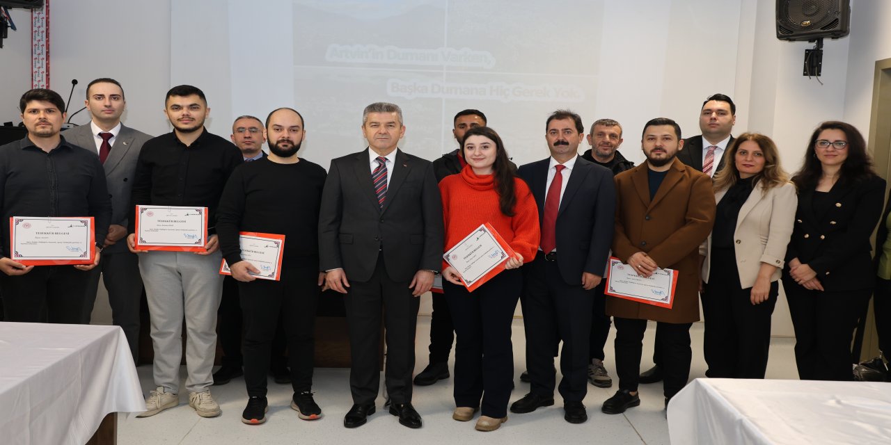 Artvin'de sigara bırakanlara teşekkür belgesi verildi