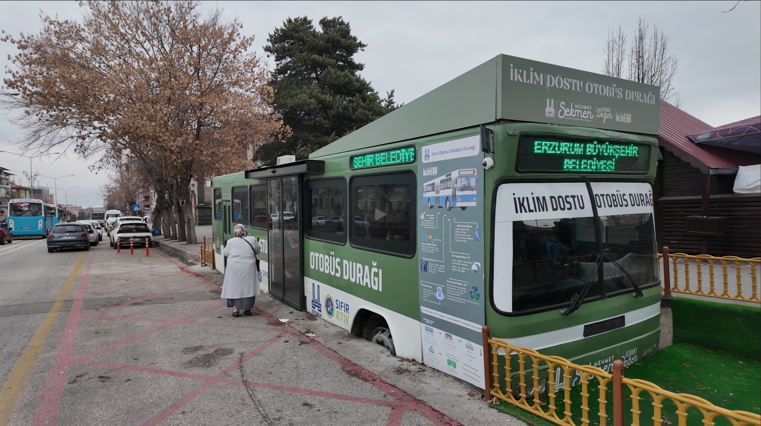 Erzurum'daki "Geri Dönüşüm Temalı Otobüs Durağı" projesi ilgi odağı