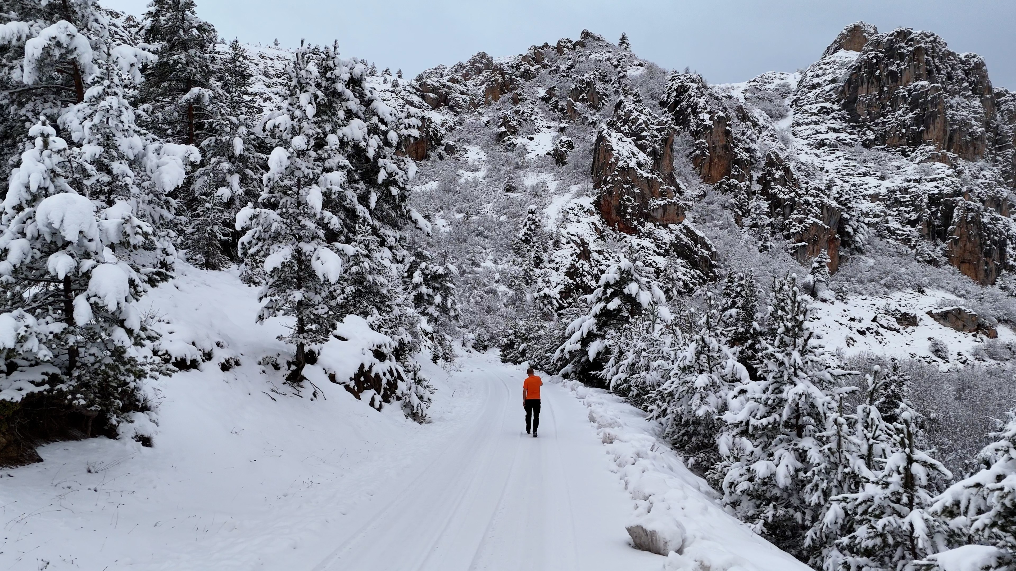 Gümüşhane beyaz gelinliğini giydi