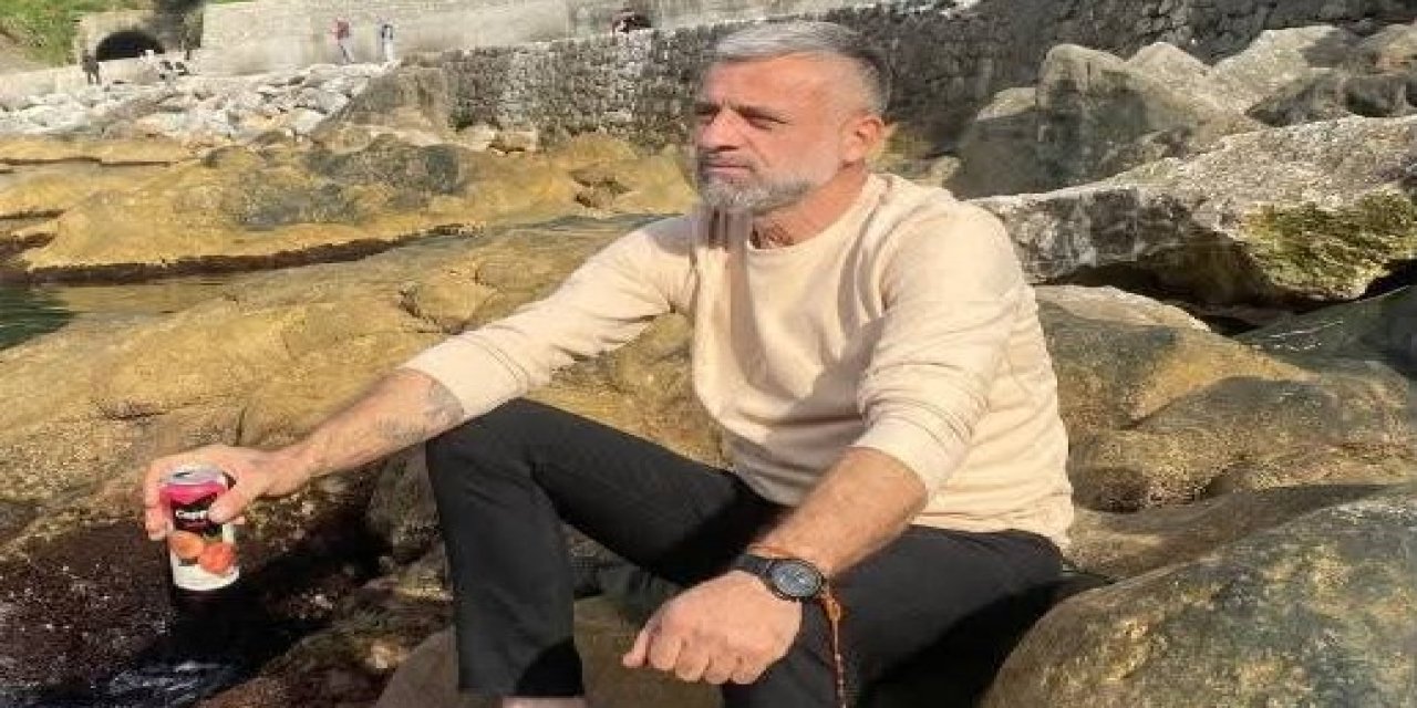 Akrabasını bıçakla öldürdü