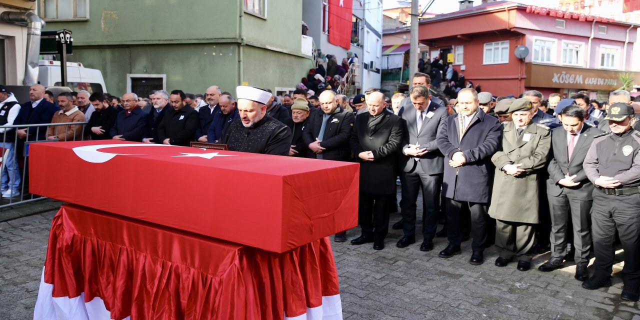 Rahatsızlanarak vefat eden asker memleketi Giresun'da toprağa verildi