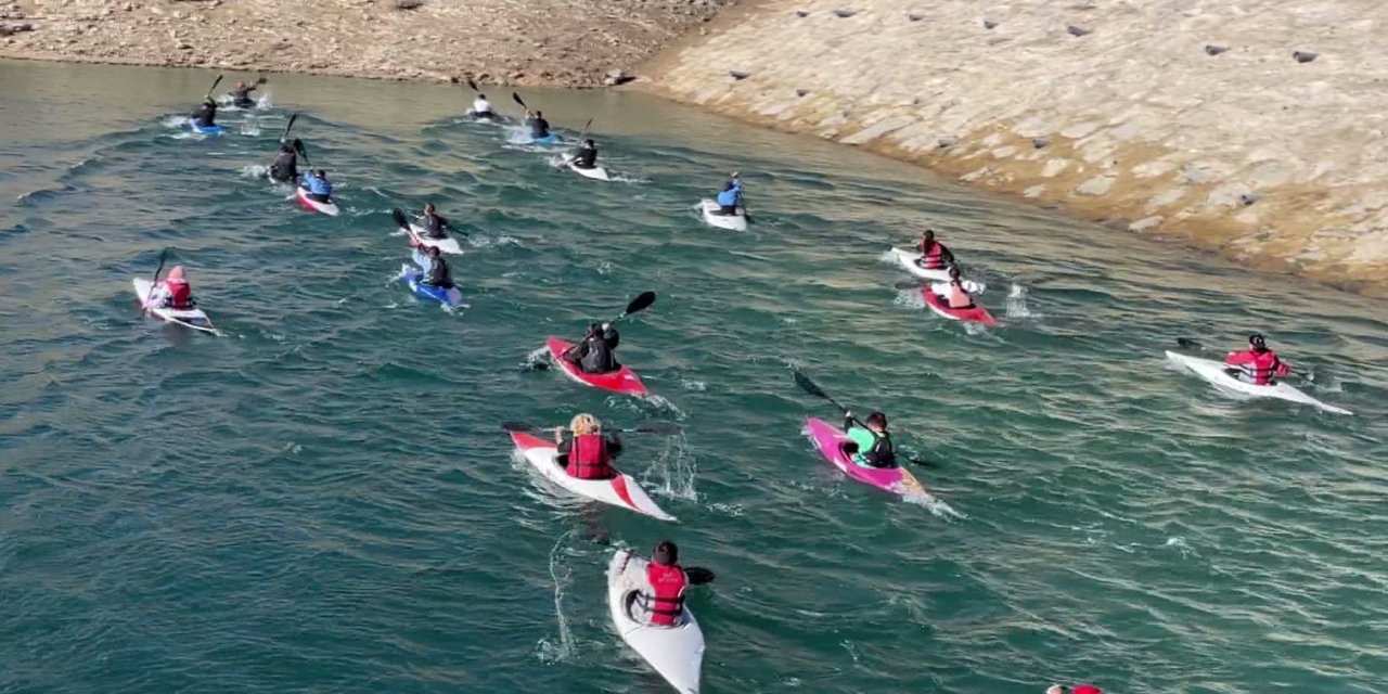 Baraj gölünde rafting; adrenalin parkurundan denge arenasına