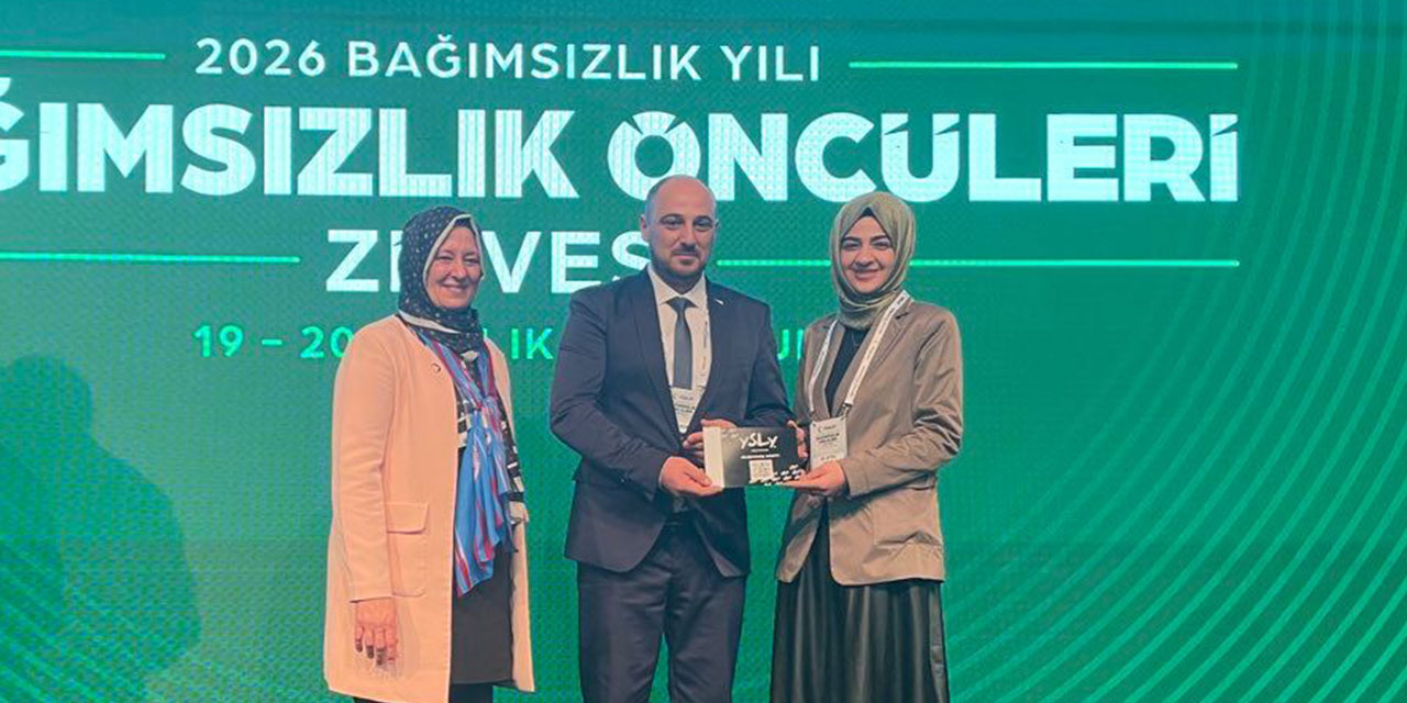 Rize Yeşilay’ın “Yaşam Kompleksi” Türkiye’ye Örnek Oldu: Bağımsızlık Öncüleri Zirvesi’nden Büyük Ödül!