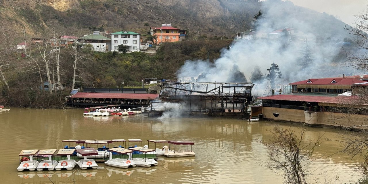 Sera Gölü'ndeki restoranda çıkan yangın söndürüldü