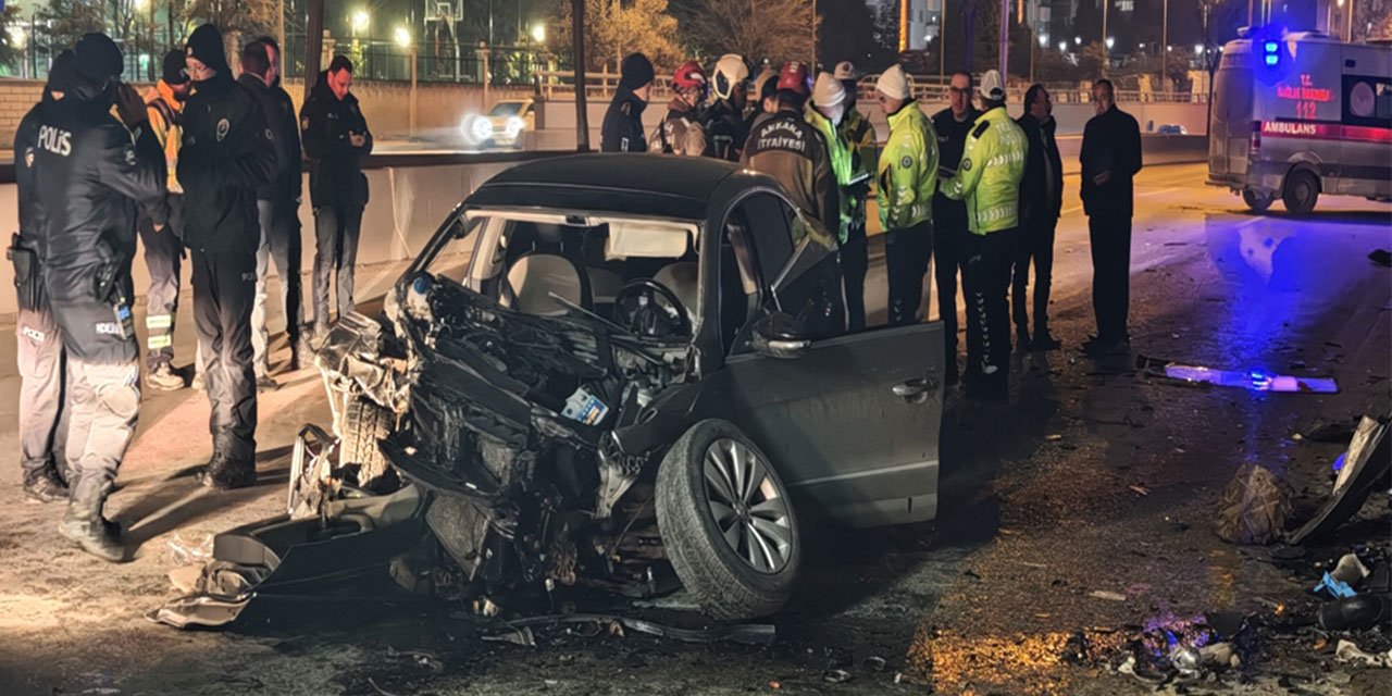 Ankara'da otomobil önce bariyere ardından da minibüse çarptı: 1 ölü, 2 yaralı