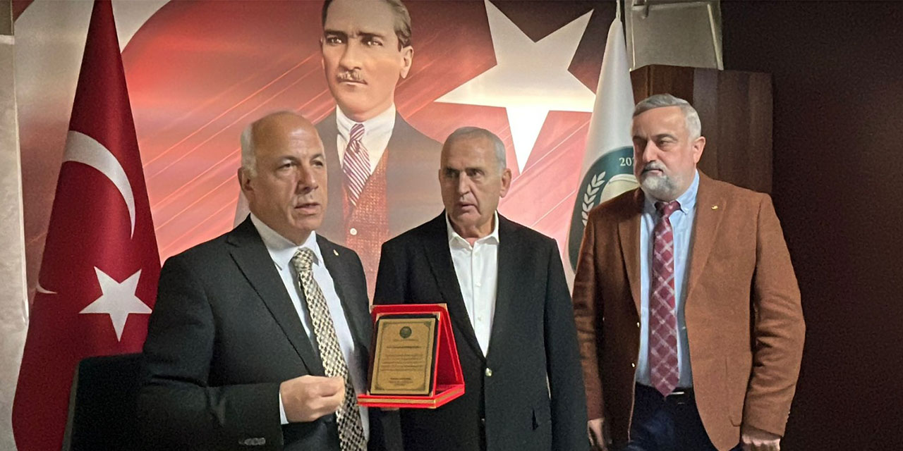 Artvinli Üreticiden Dünya Markasına: Yusuf Arifağaoğlu’na Onur Plaketi
