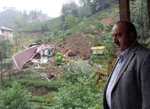 Rize’de Şiddetli Yağış 28 Köy Yolunu Kapadı