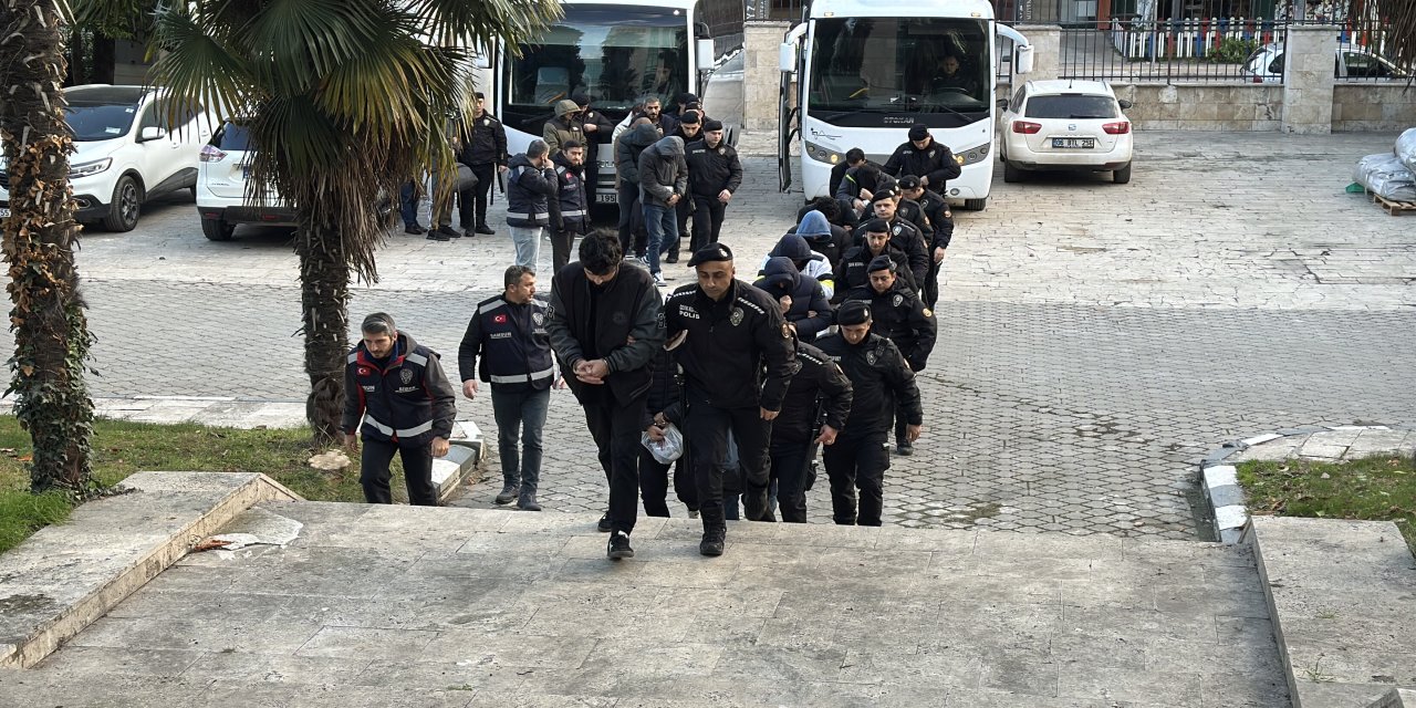 Samsun merkezli 'çocuk müstehcenliği' suçu soruşturmasında 17 şüpheli adliyede