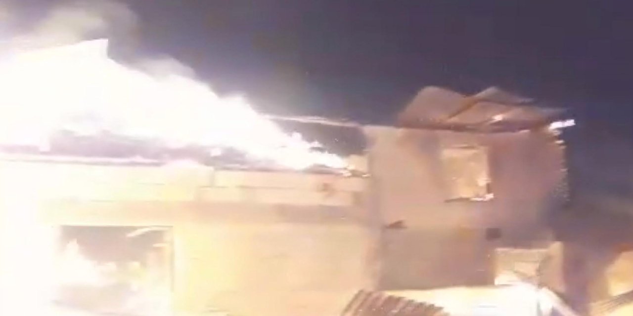 Erzurum'da yangın; ev ve ahır yandı