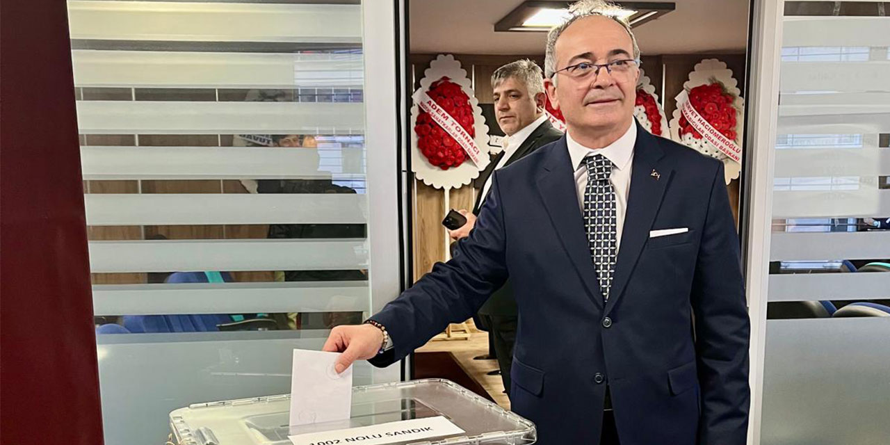 Rize Kahveciler Odası’nda Alaeddin Turanlı Güven Tazeledi