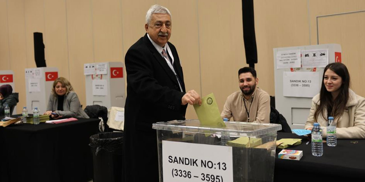 Ankara Bakkallar Odası’nda Bendevi Palandöken güven tazeledi