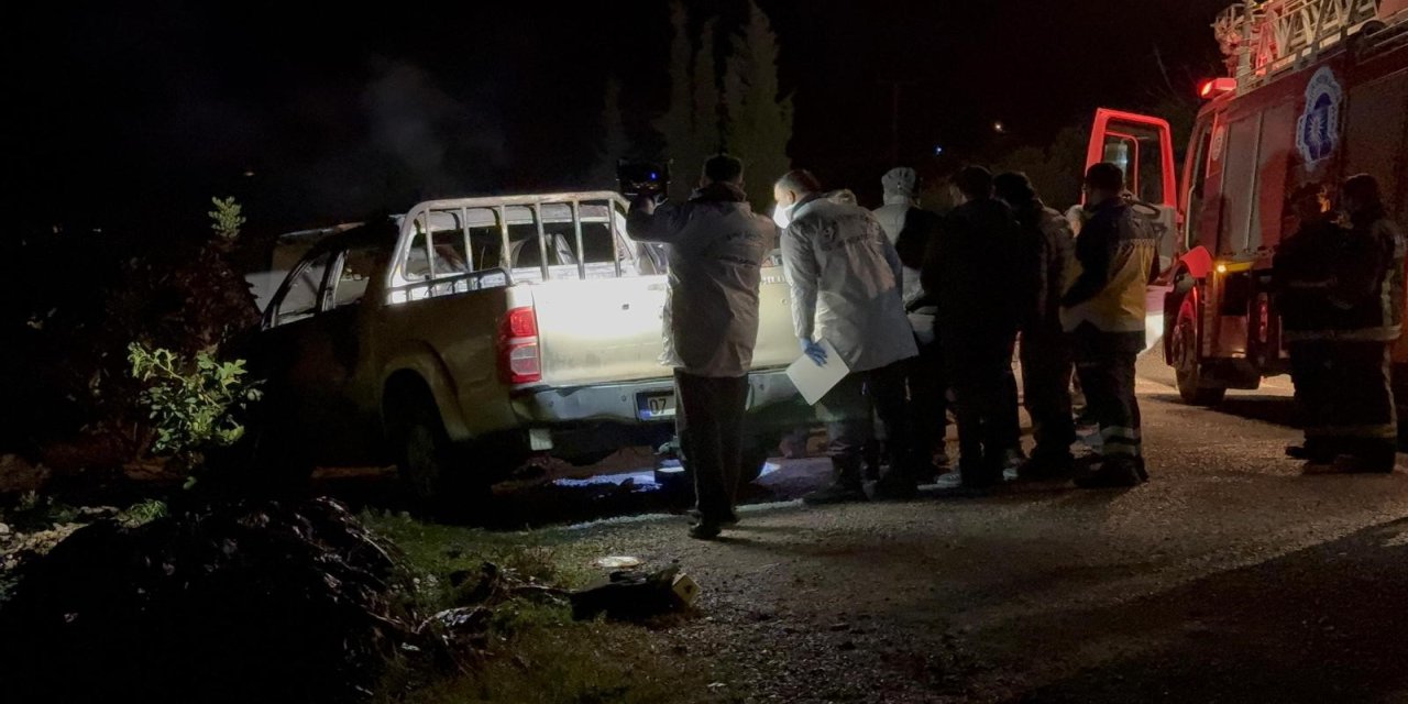 Antalya'da araç içinde yanmış ceset bulundu