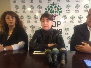 Leyla Zana Taziye Dilekleri İçin İzmir’de