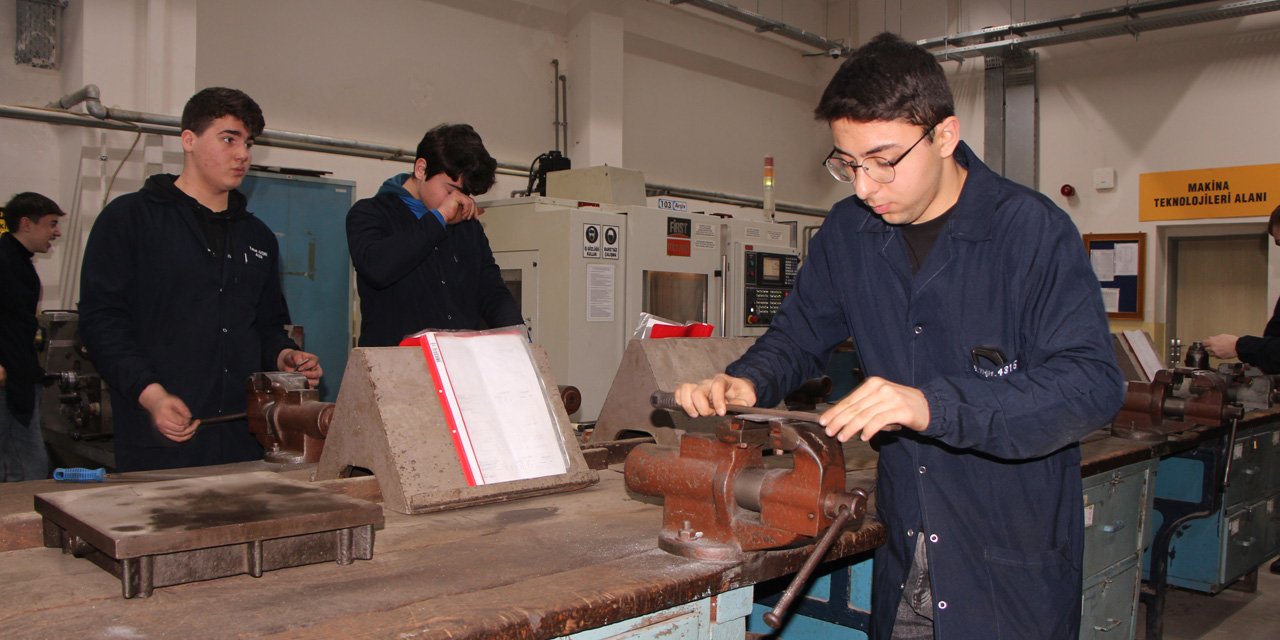 Samsun'da geçen yıl mesleki eğitim kurumlarında 295 milyon lira ciro elde edildi