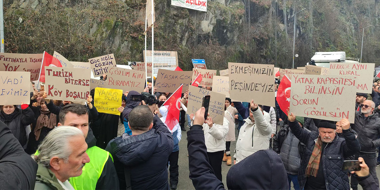 Rize'de ruhsatsız turizm işletmecilerinden "Yıkmayın" protestosu