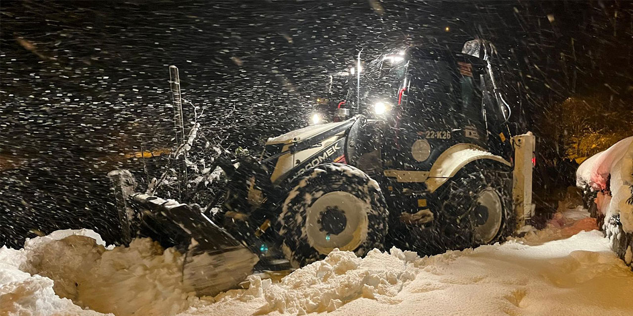 Rize'de Kar Yağışı: 63 Köy Yolu Kapandı