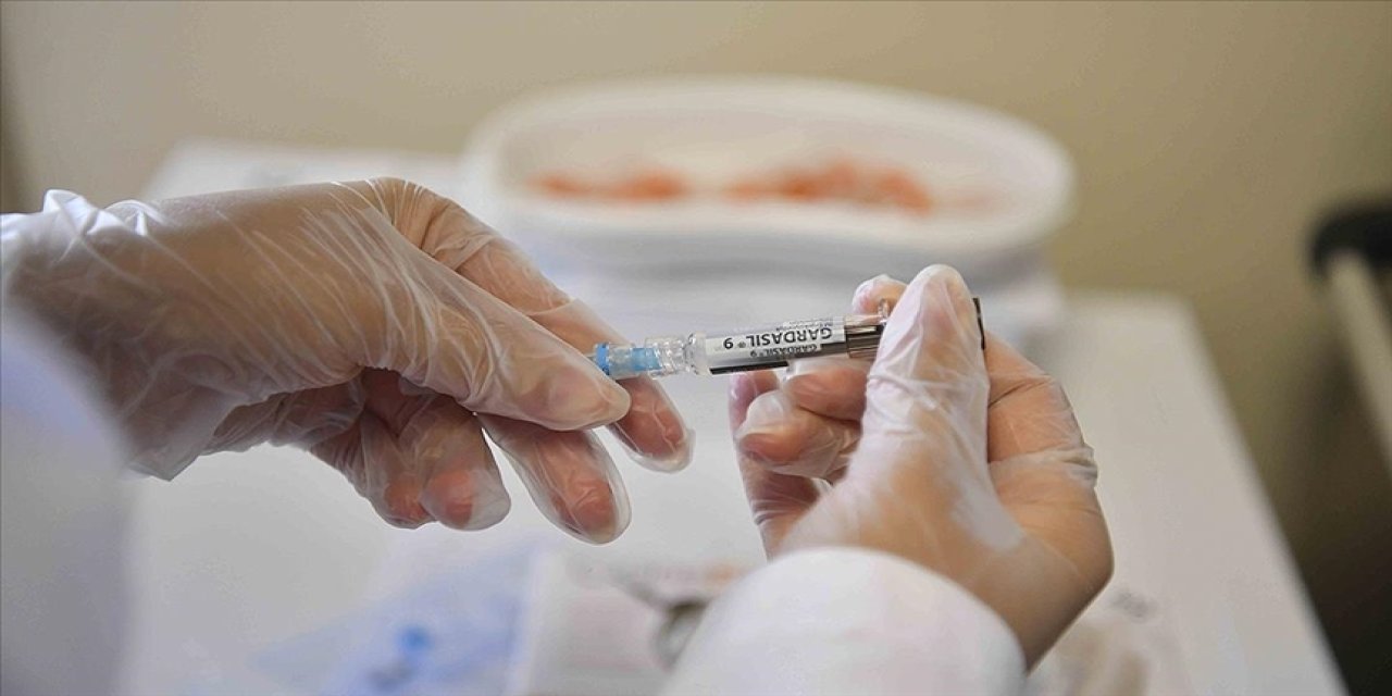 Serviks kanseriyle mücadelede erken tanı ve HPV aşısı kritik rol oynuyor