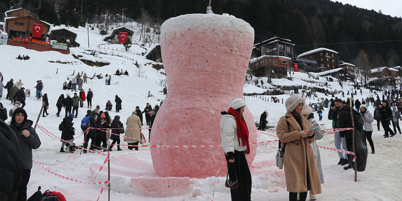 Rize'de Ayder Kardan Adam Kış Festivali gerçekleştirildi