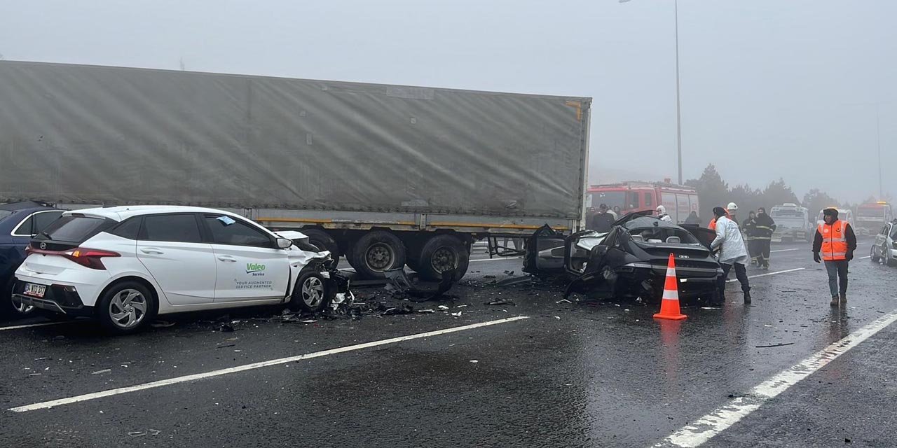 Gaziantep'te 10 araçlı zincirleme kaza: 2 ölü,10 yaralı