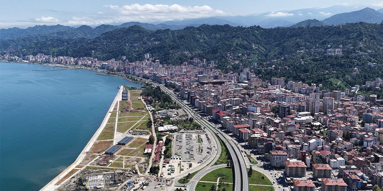 Karadeniz'de 'mavi' dönüşüm; 662 futbol sahası büyüklüğündeki dolgu üzerinde 'Yeni Rize