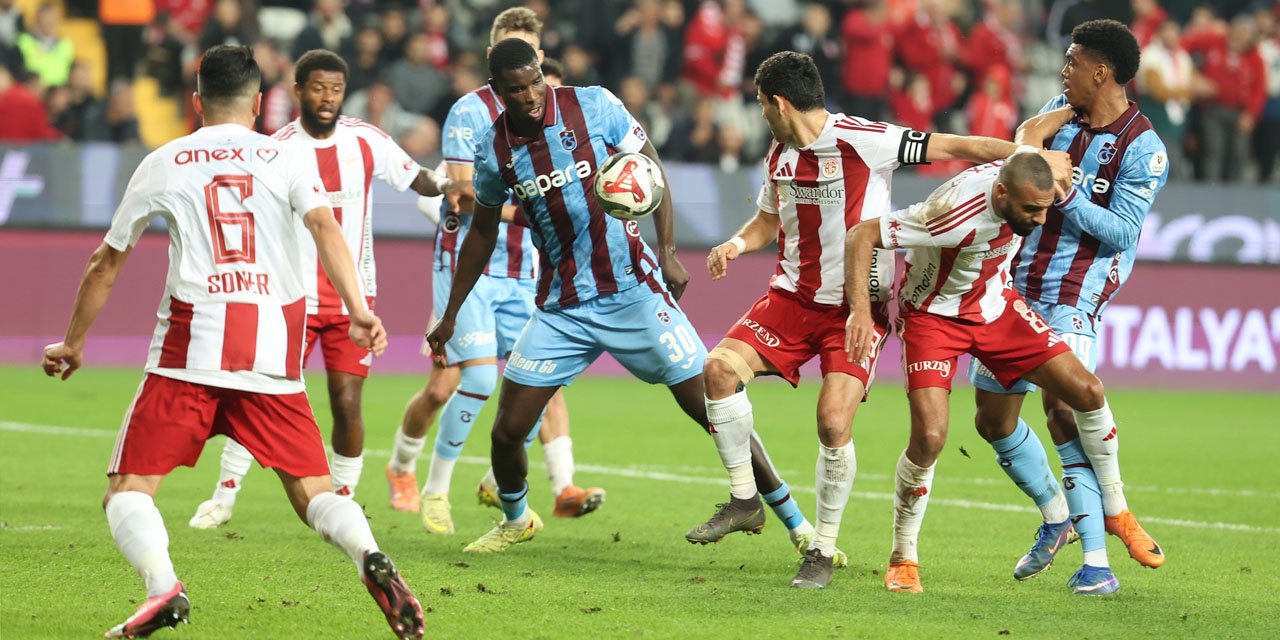 Trabzonspor, Hesap.com Antalyaspor deplasmanında takıldı