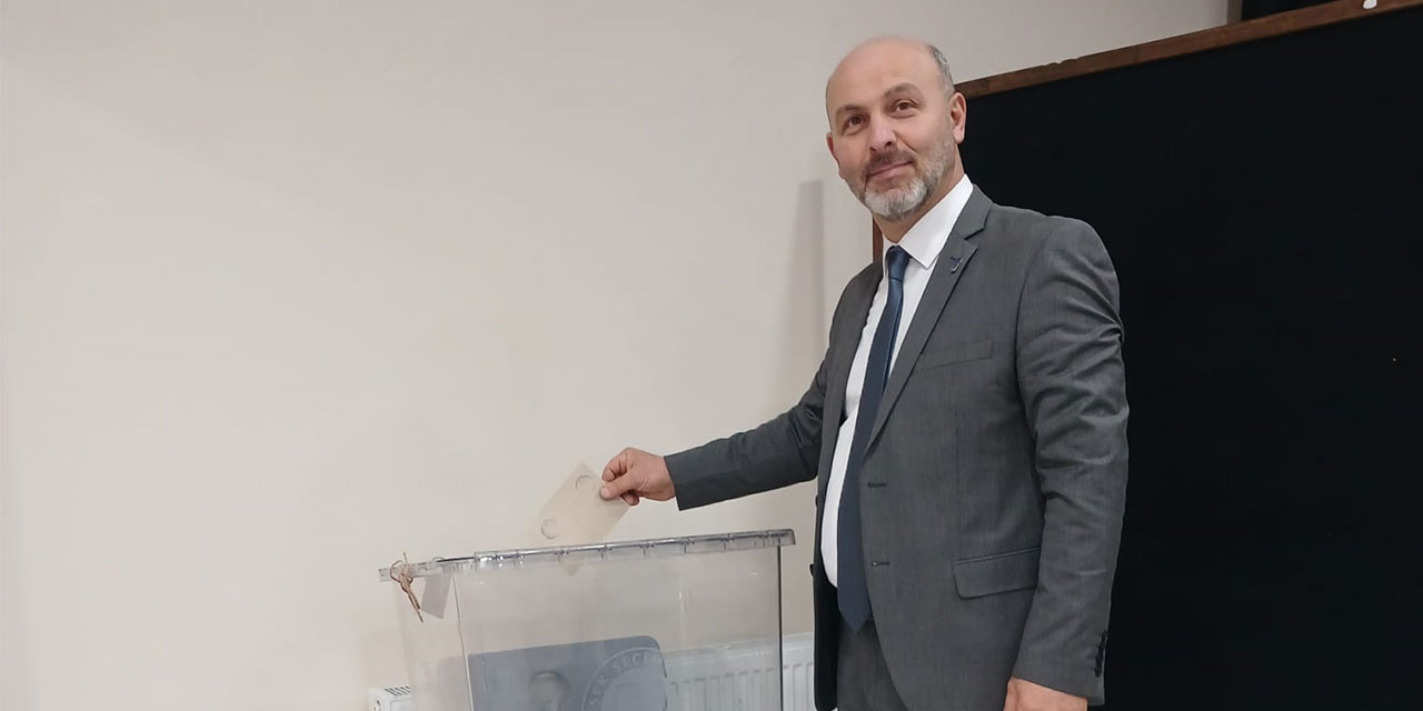 Gündoğdu Esnaf ve Sanatkarlar Odası Başkanı Cemalettin Sak, Güven Tazeledi