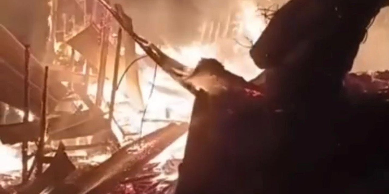 Ordu'da 2 katlı ahşap ev yandı