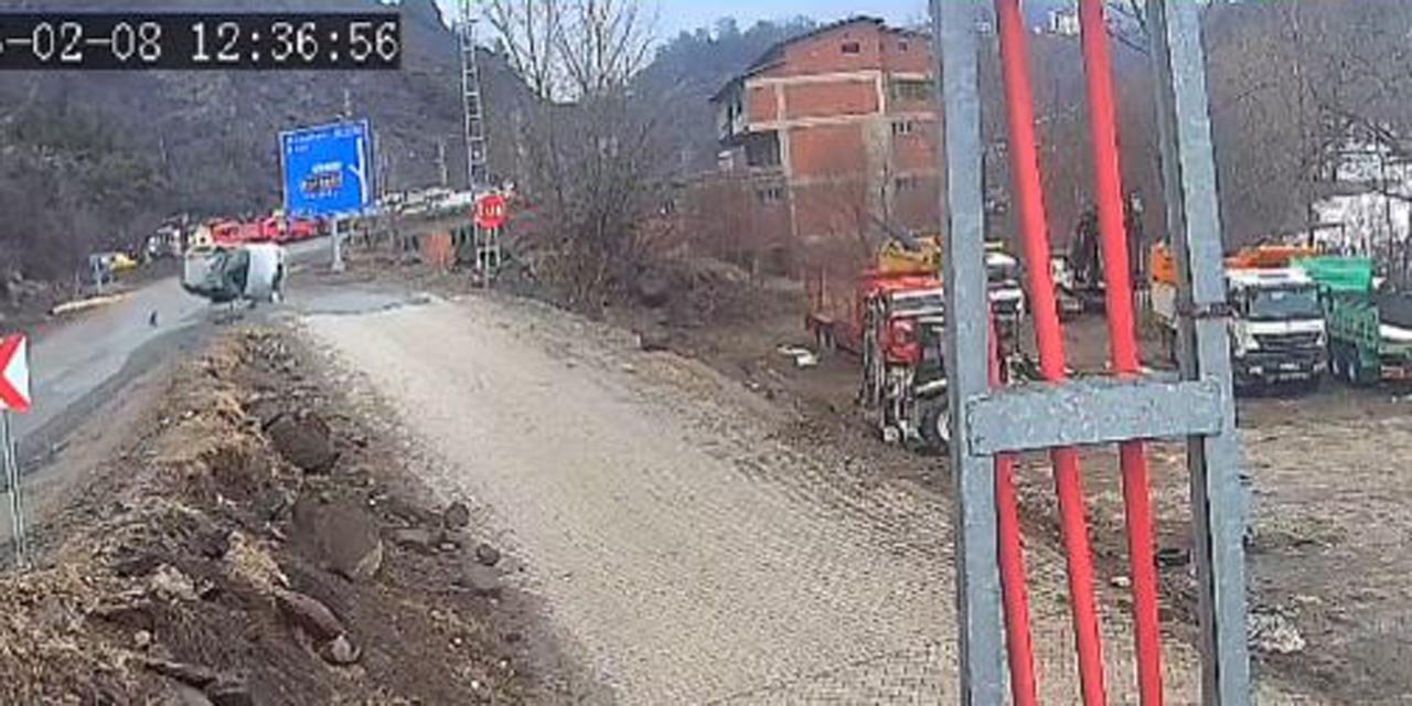 Taklalar atıp devrilen otomobilin sürücüsü yaralandı