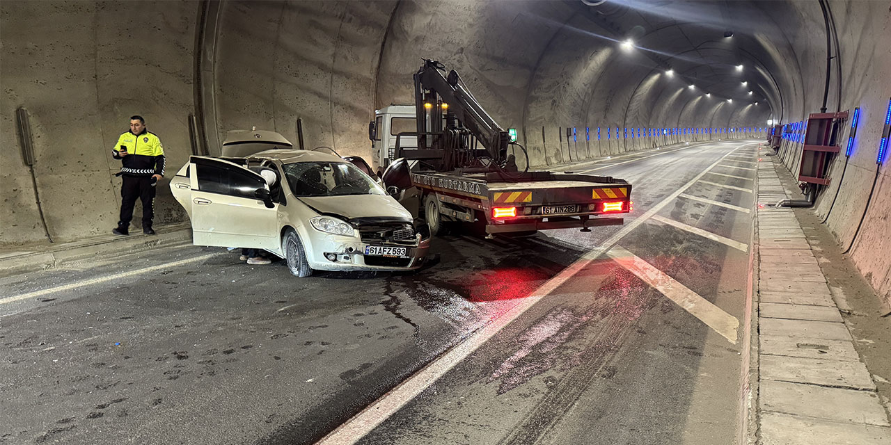 Trabzon'da otomobilin tünelde devrildiği kazada 3 kişi yaralandı