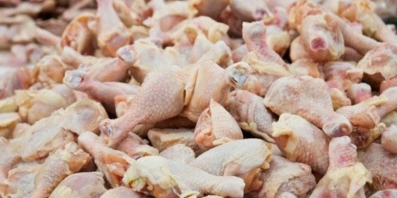 Trabzon'da tüketim tarihi geçmiş yaklaşık 325 kilogram tavuk ürünü ele geçirildi