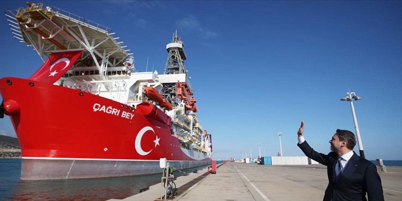 Çağrı Bey sondaj gemisi ilk görev yeri Somali'ye uğurlandı