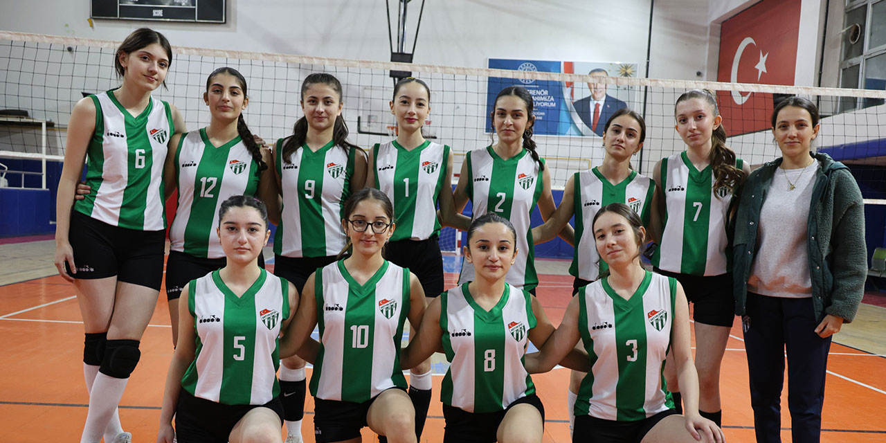 Artvinspor Voleybol Altyapısıyla Parlıyor