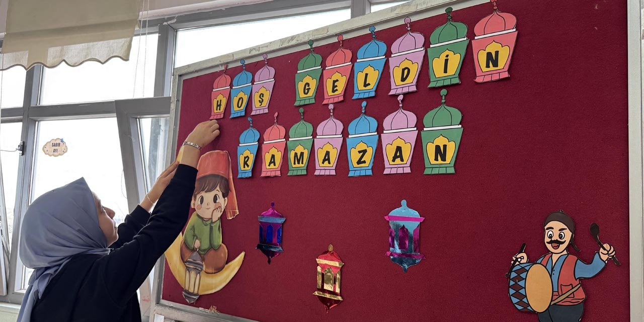 Rize'de öğrenciler sınıflarını ramazan için hazırladı