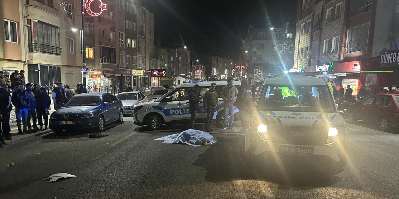 Teravih namazı giderken otomobilin çarptığı kayınvalide ile gelin öldü