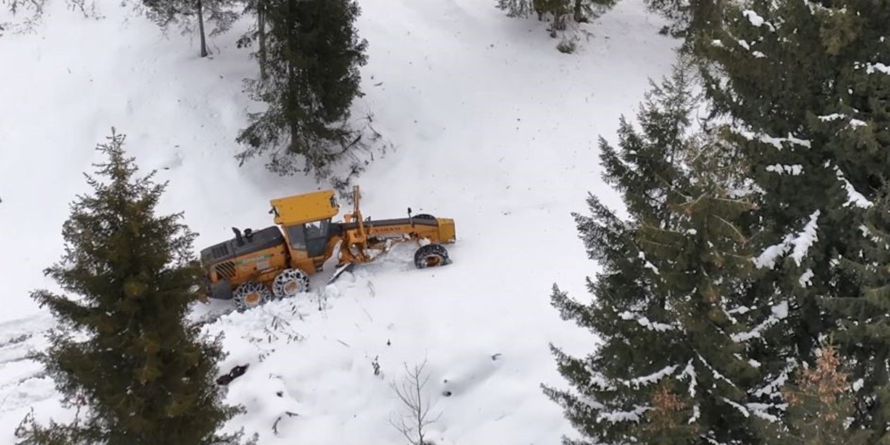 Artvin Orman Bölge Müdürlüğü’nden karla mücadeleye destek