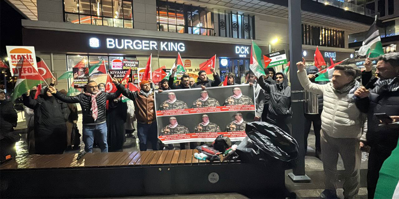Rize’de "Boykot" Sesleri: Çarşı AVM Önünde Burger King Protestosu