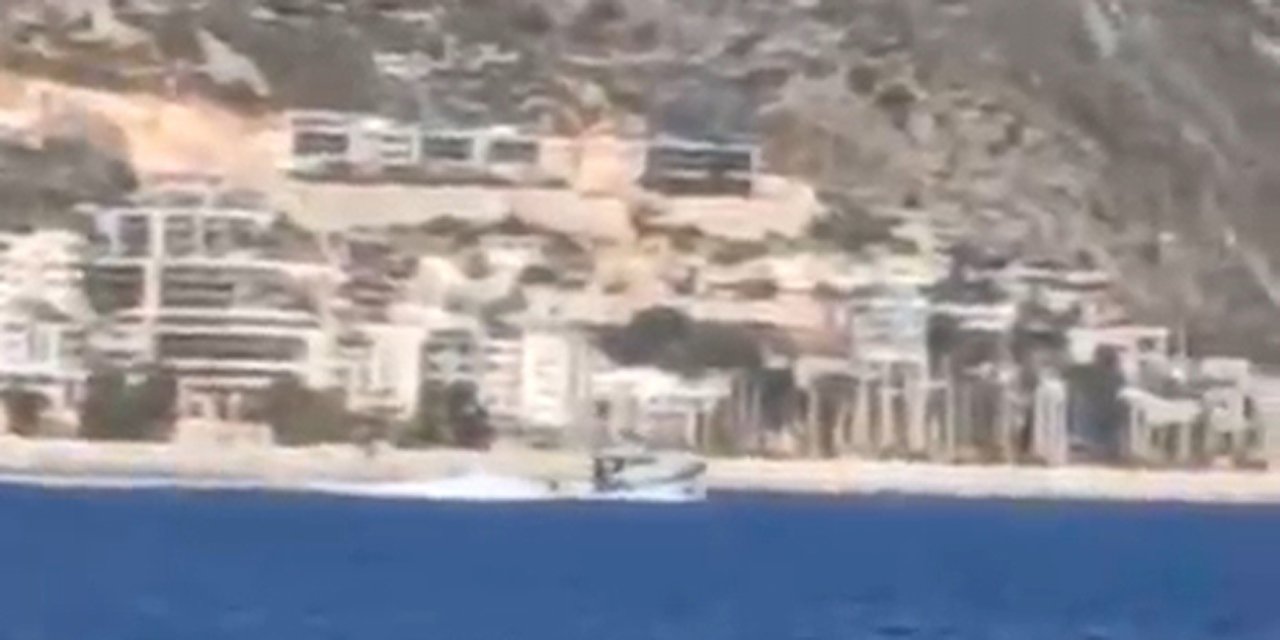 Akdeniz'de göçmenleri taşıyan tekne battı: 15 ölü, 20 yaralı