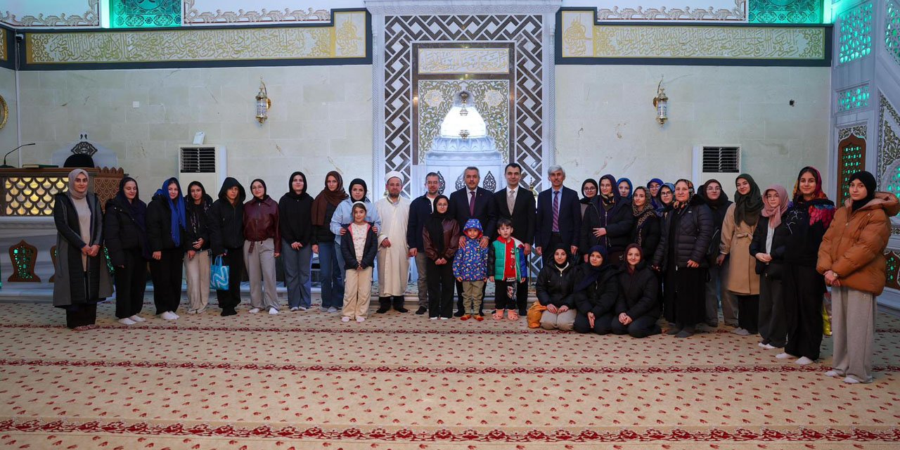 Rizeli öğrenciler cemaati az olan camileri dolduruyor