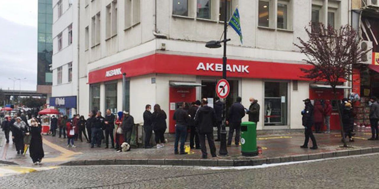 Akbank SGK emeklilerine 50 bin liraya varan nakit ödül sunuyor