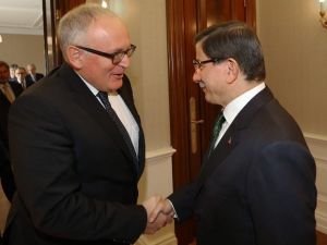 Başbakan Davutoğlu, Ab Komisyonu Başkan Yardımcısı Tımmermans’ı Kabul Etti