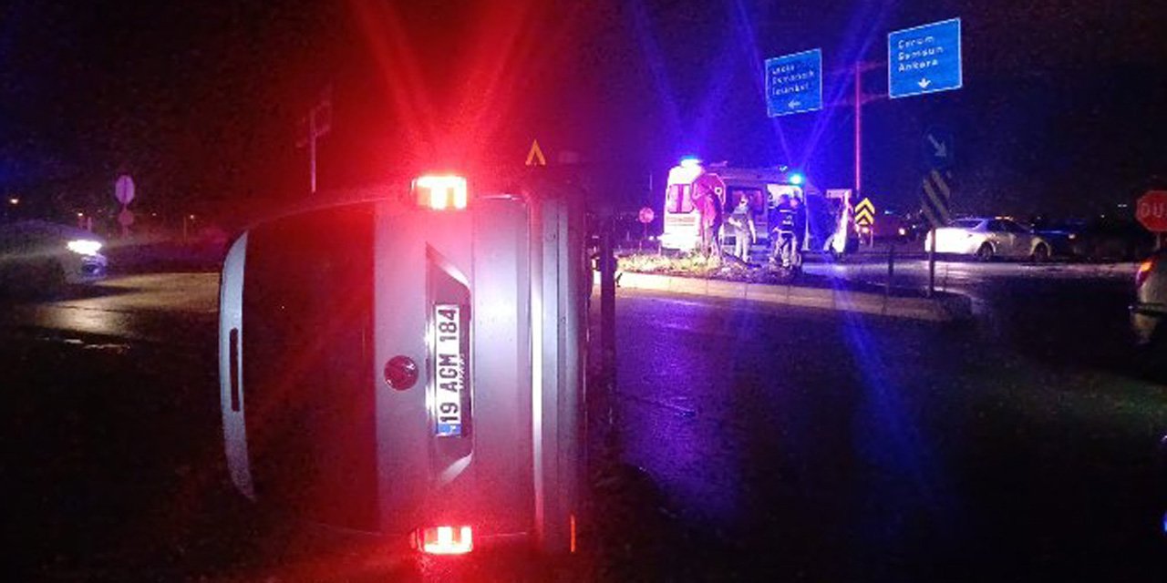 Polis aracıyla otomobil çarpıştı: 1'i polis, 3 yaralı