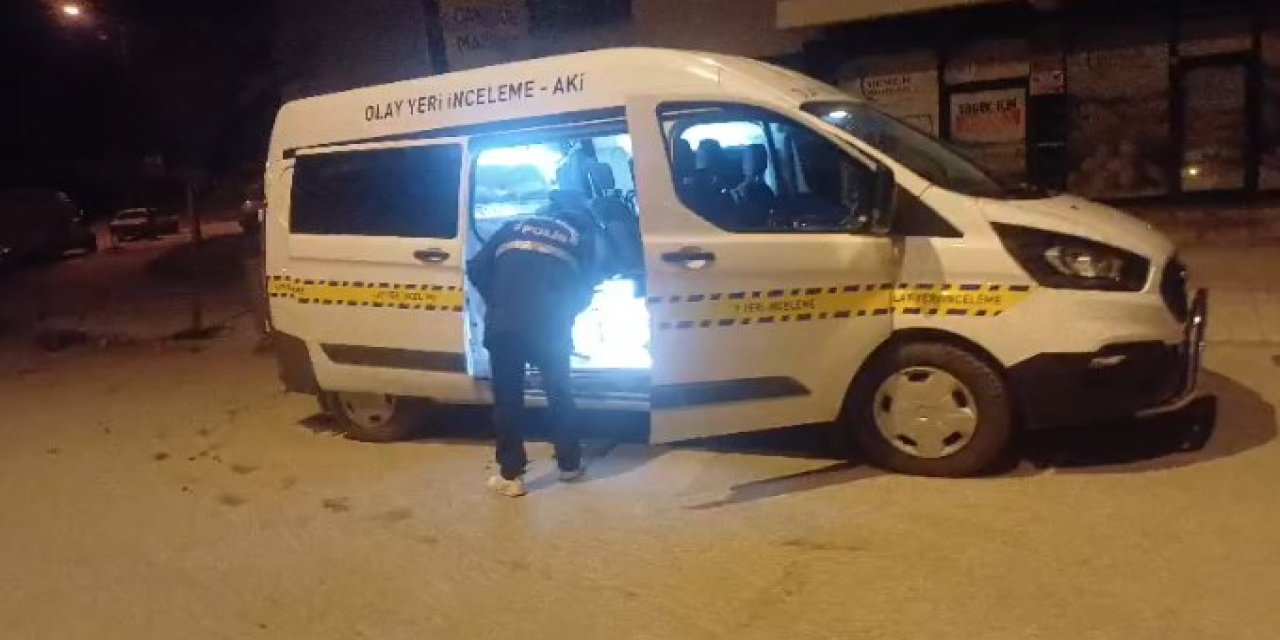 Husumetli oldukları kişinin evine zorla giren silahlı 4 kişiye gözaltı