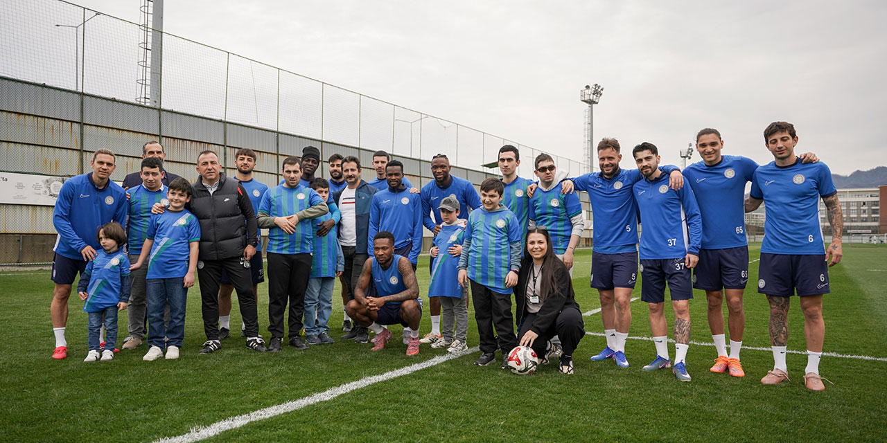 Çaykur Rizespor’dan Otizm Farkındalık Günü’ne Özel Anlamlı Etkinlik