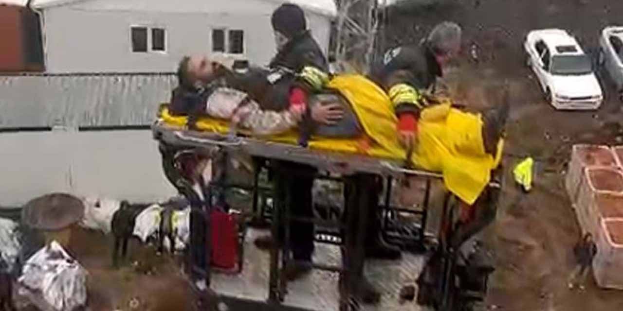 İnşaattan düşen işçi yaralandı; vinçle kurtarma çalışmaları kamerada